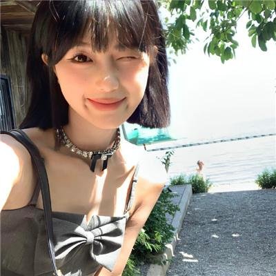 小黄花青草地